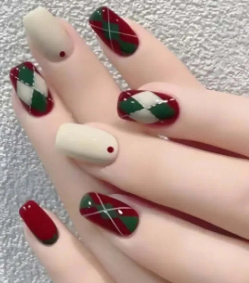 Beauty - Nails - red green Christmas